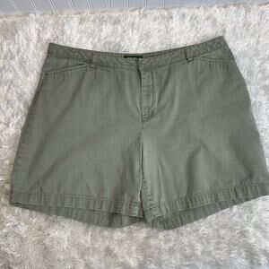 Eddie Bauer Green Flat Front Chino Shorts Sz 16